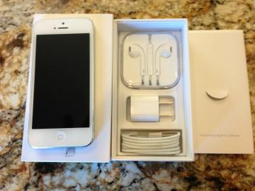 New Apple iPhone 5 32GB Wei� / Schwarz