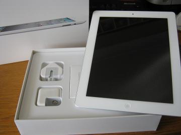 Apple iPad 2  64GB Wi-Fi + 3G  at 370Eur