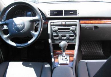 Audi A4 1. 9 TDi Caixa-Automatica EUR3700