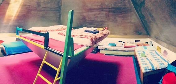 Accomodation in spacious pyramid