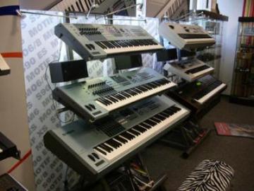 Yamaha MOX6 61 Key Synthesizer Workstati