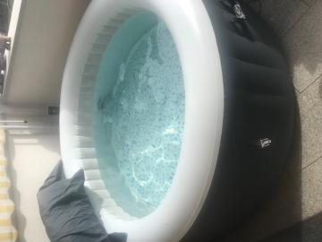 Verkaufe Whirlpool LAY-Z-SPA Bali
