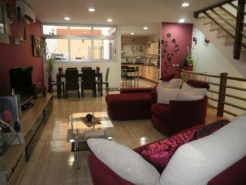 SE VENDE SE ALQUILA O SE PERMUTA