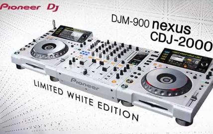 2x Pioneer CDJ-2000 + DJM-900 Limited Ed