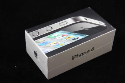 New Apple iPhone 4 32GB $350USD