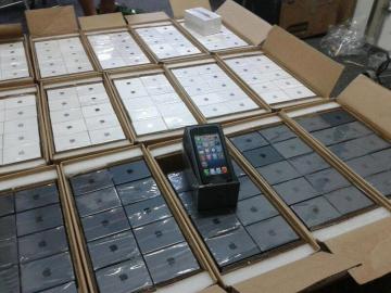 FOR SALE:-APPLE IPHONE 5 64Gb$250USD BU