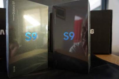 iPhone X und iPhone 8 und Samsung S9, S9