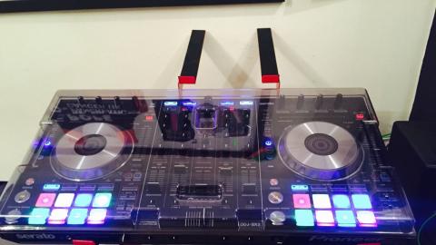 Pioneer DDJ-SX2 DJ-Controller == 480EUR