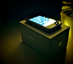 Apple iphone 4S 32GB/64GB