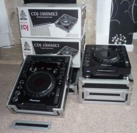 2x PIONEER CDJ-1000MK3 & 1x DJM-800 MIXE
