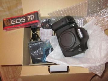 Canon EOS 7D Digital SLR Camera with Can