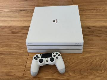 Sony Playstation 4 Pro wei? (1 TB)