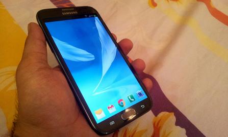 Samsung Galaxy I9500 S4 64GB . . . $550USD