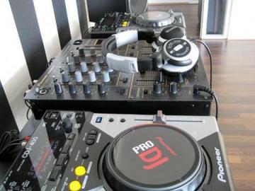 PIONEER CDJ-2000MK3 & 1x PIONEER DJM-900
