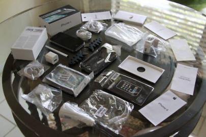 Apple iPhone 4G 32GB / 16GB color black