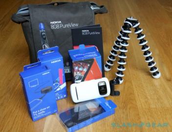 F/S : Nokia 808 PureView &  iPhone 5
