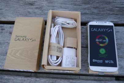 Apple iPhone / Samsung Galaxy / Sony Z1
