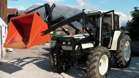 LAMBO 674-70 superschner Traktor