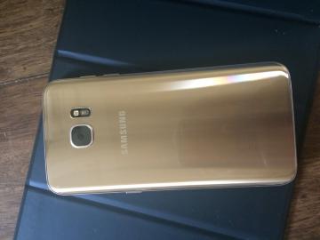 Samsung Galaxy S7 EDGE 32GB + GEAR VR