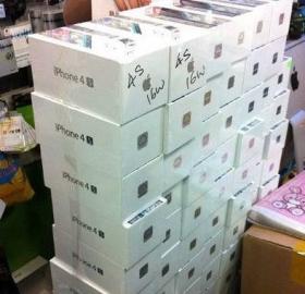 Apple iPhone 4S 32GB / 16GB