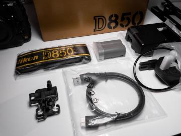 Nikon D850 camera with af-s nikkor 24-70