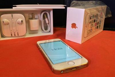 Fs:Iphone 5s Brand new BlackBerry Z30 Sa
